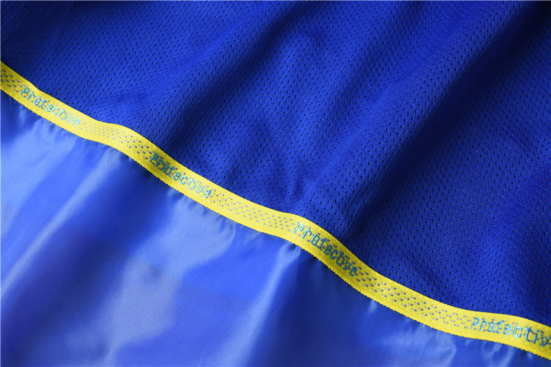 Training jacket wear 